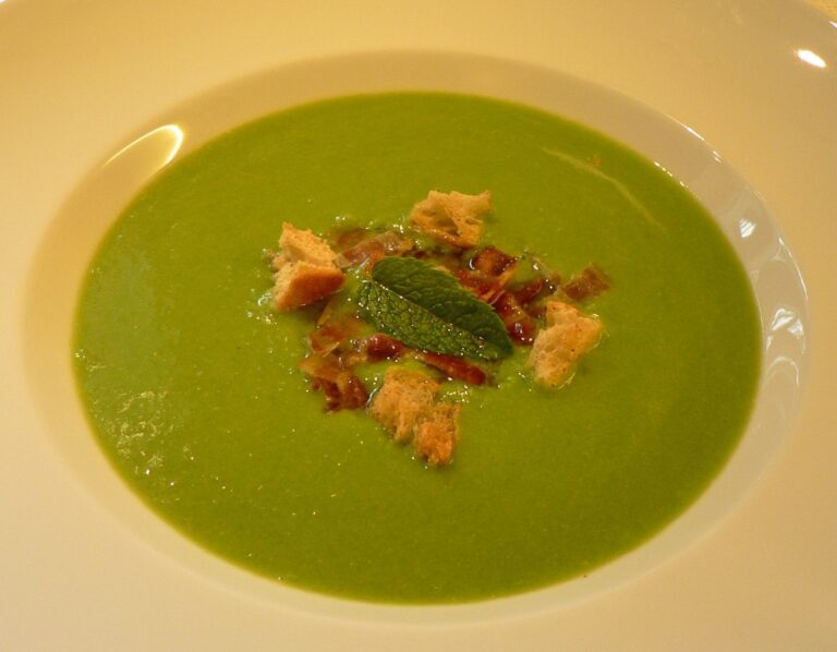 English Fresh Pea Soup Recipe