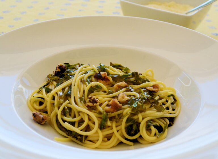 Spaghetti with Kale, Anchovies and Walnuts Flexitarian Kitchen
