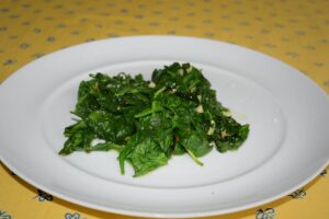 Spinach with Garlic Olive Oil and Red Pepper Flakes Recipe