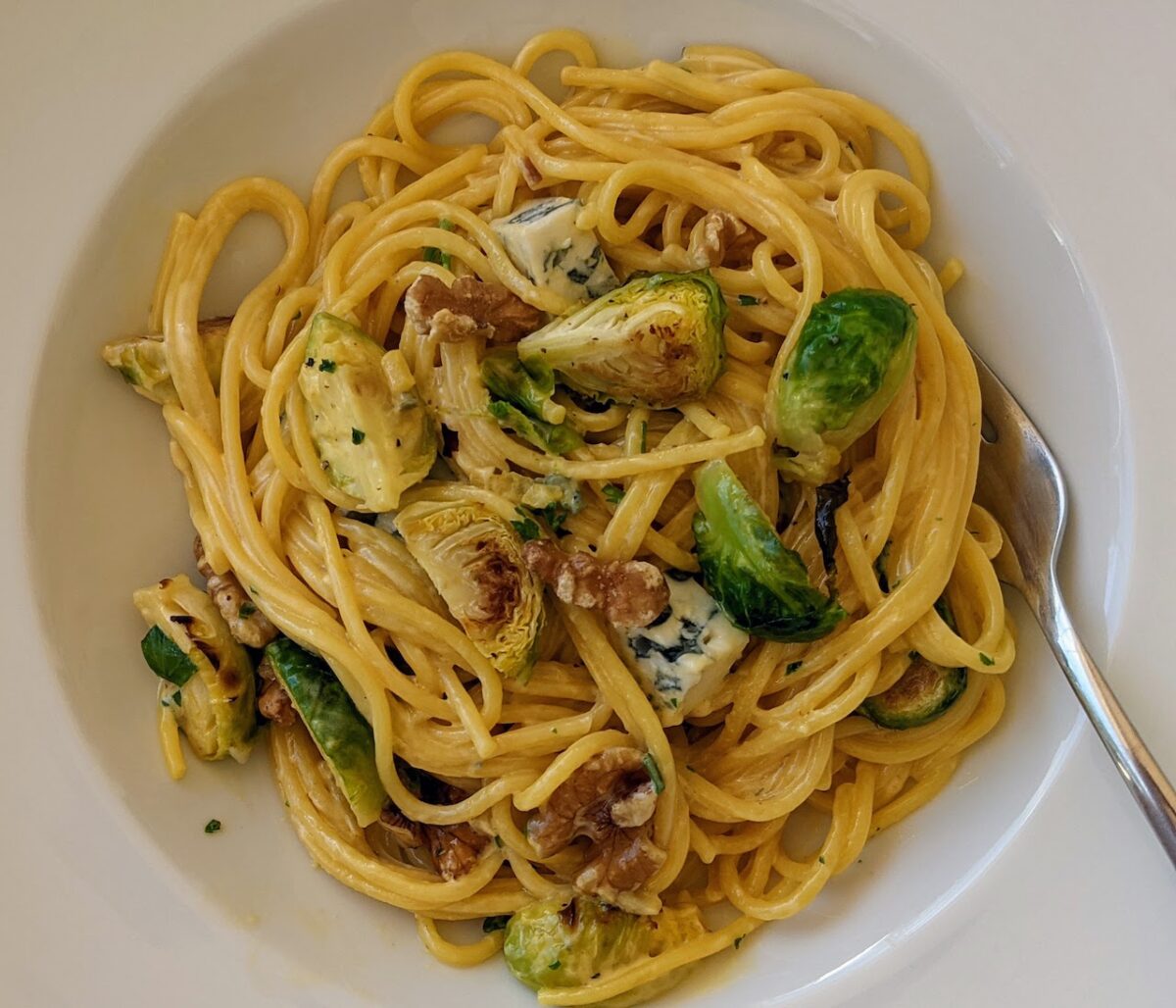 Spaghetti with Brussels Sprouts, Gorgonzola and Walnuts