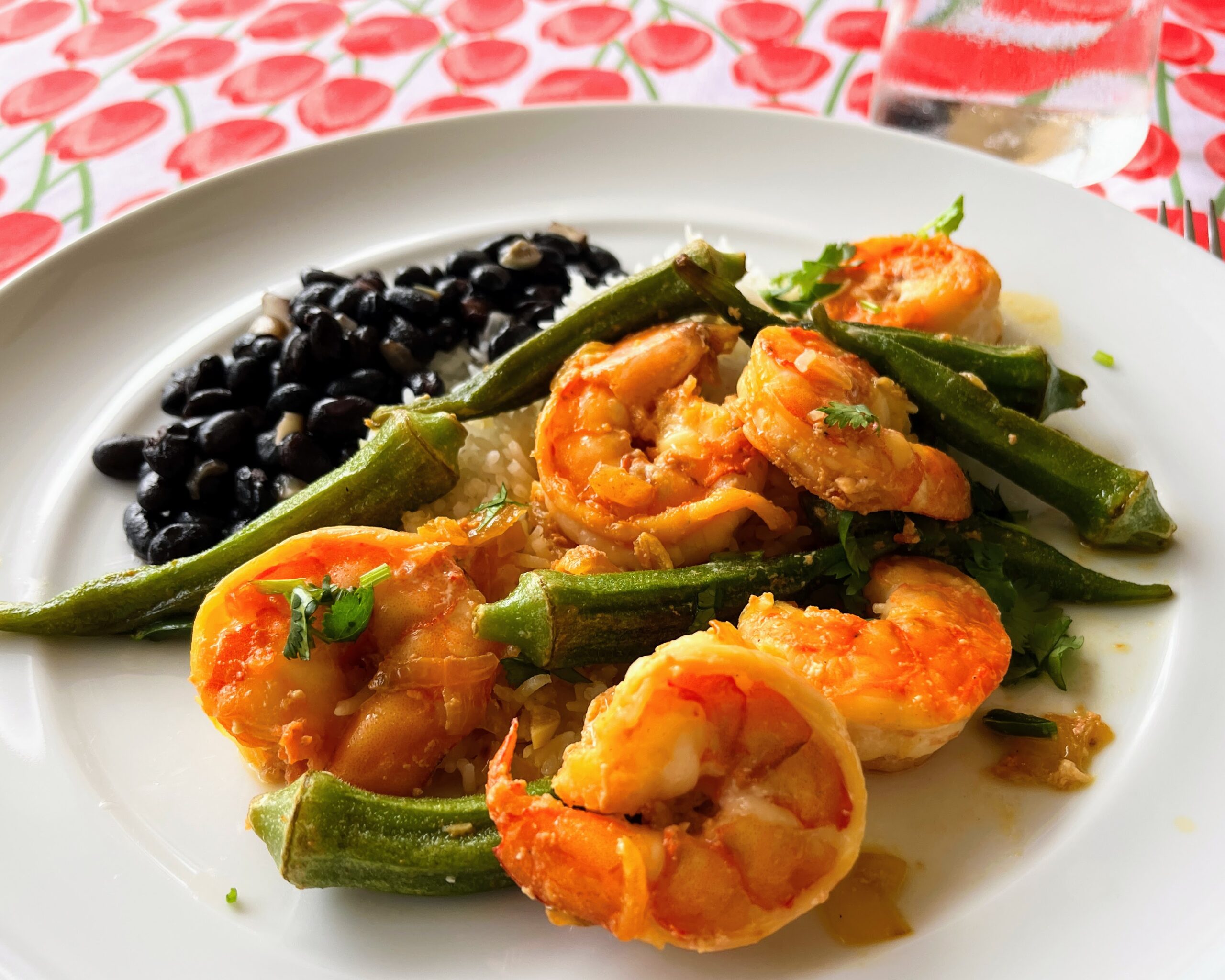 Spicy Shrimps with Okra and Black Beans