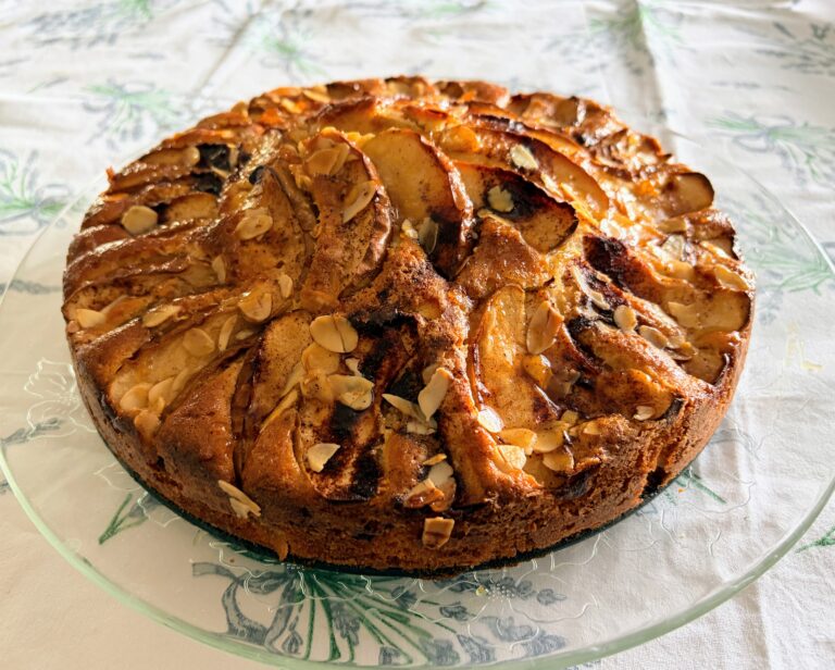 Eplekake (Norwegian Apple Cake)