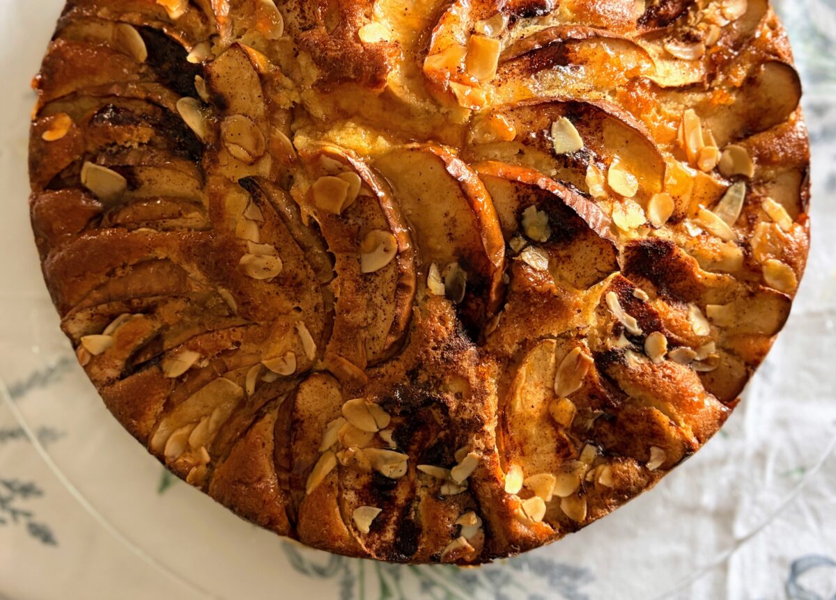 Eplekake (Norwegian Apple Cake)