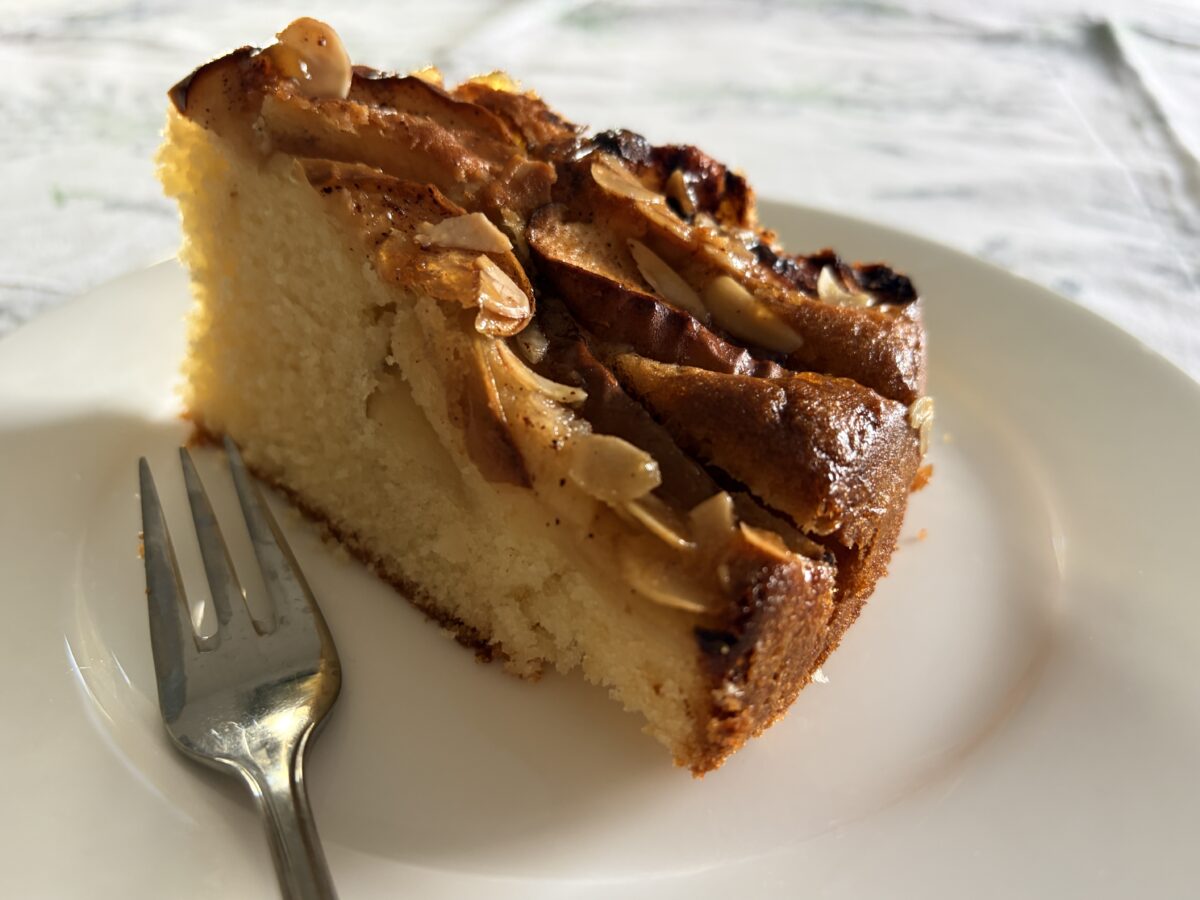 Eplekake (Norwegian Apple Cake)